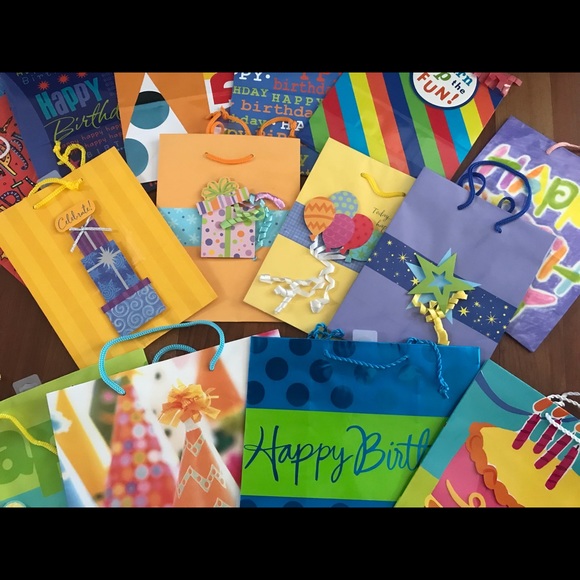 🌹Hallmark Birthday Gift Bags - Picture 3 of 5